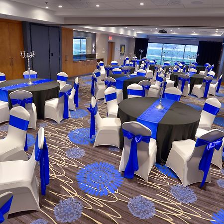 Holiday Inn Express & Suites Vaudreuil-Dorion By Ihg Exterior foto